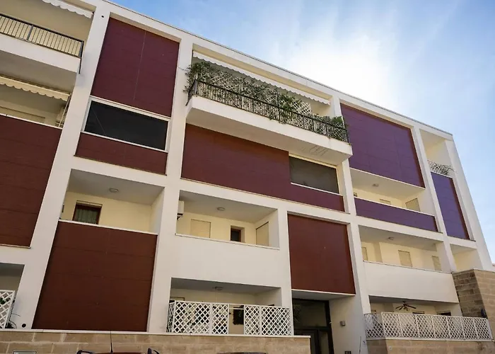 Elegant Location In - 2 Free Parking!